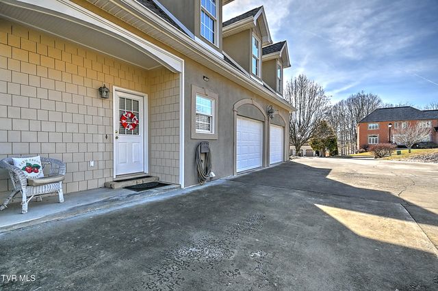 204 Strawberry Field Drive, Johnson City, TN 37604