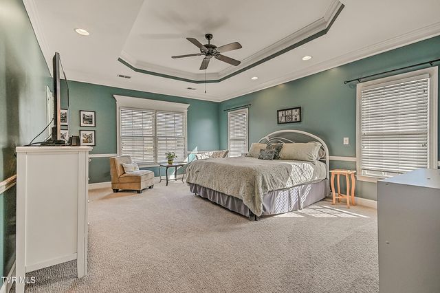 204 Strawberry Field Drive, Johnson City, TN 37604