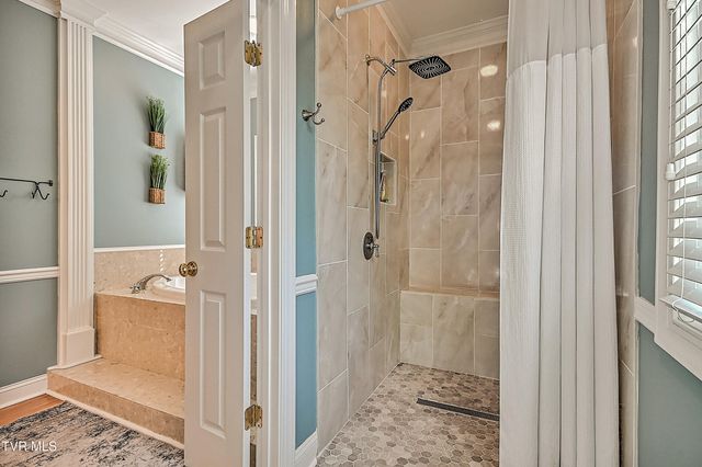 204 Strawberry Field Drive, Johnson City, TN 37604