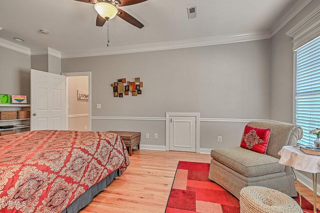 204 Strawberry Field Drive, Johnson City, TN 37604