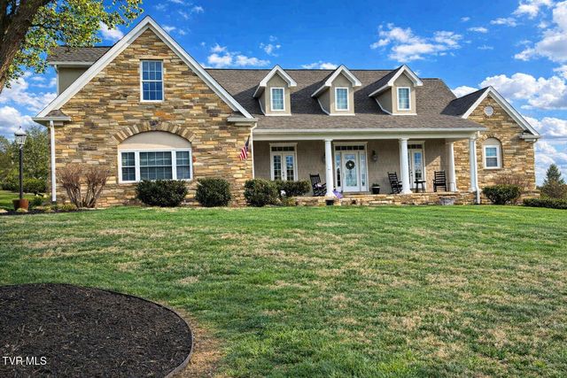 204 Strawberry Field Drive, Johnson City, TN 37604