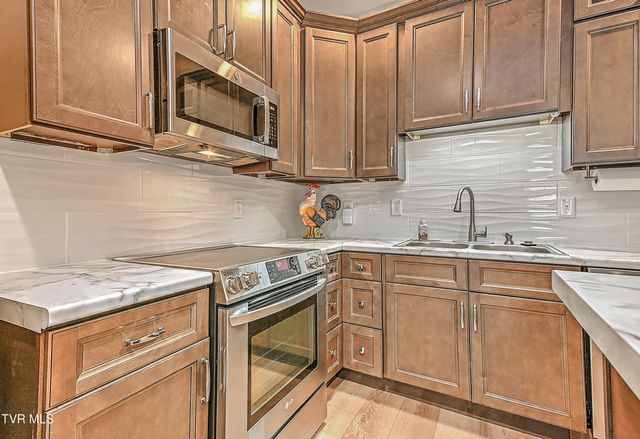 204 Strawberry Field Drive, Johnson City, TN 37604