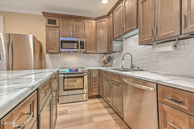 204 Strawberry Field Drive, Johnson City, TN 37604