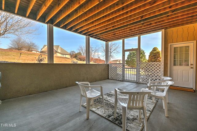 204 Strawberry Field Drive, Johnson City, TN 37604