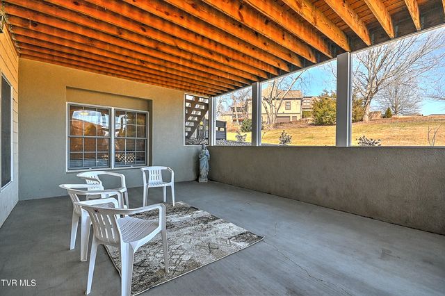 204 Strawberry Field Drive, Johnson City, TN 37604