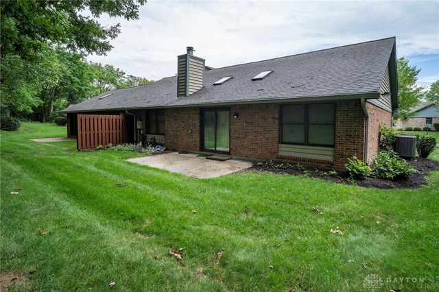 2221 Tall Timber Court, Fairborn, OH 45324