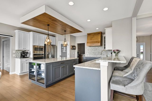 N66W15735 Fox Meadow DRIVE, Menomonee Falls, WI 53051