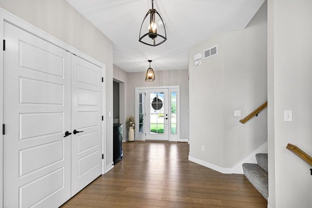 N66W15735 Fox Meadow DRIVE, Menomonee Falls, WI 53051