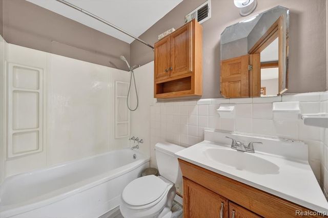 13620 Poplar Street, Southgate, MI 48195