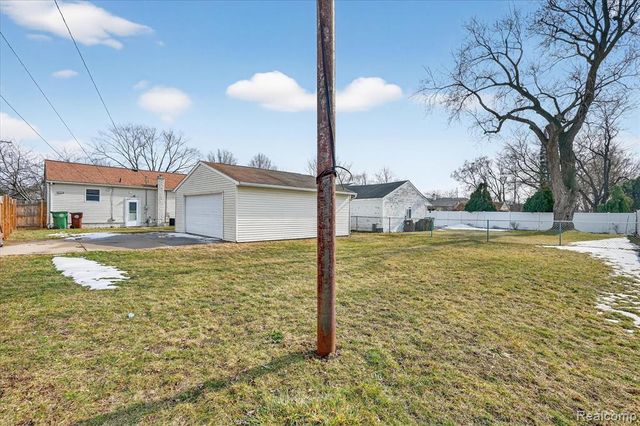 13620 Poplar Street, Southgate, MI 48195