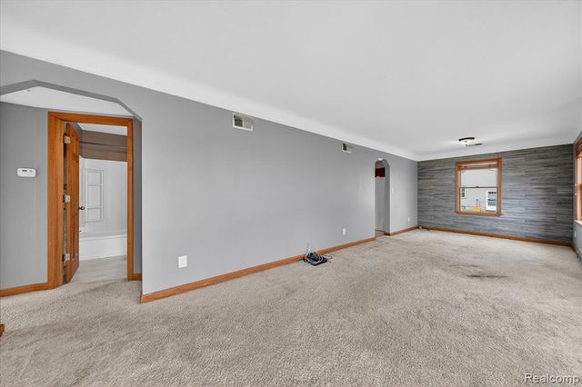 13620 Poplar Street, Southgate, MI 48195