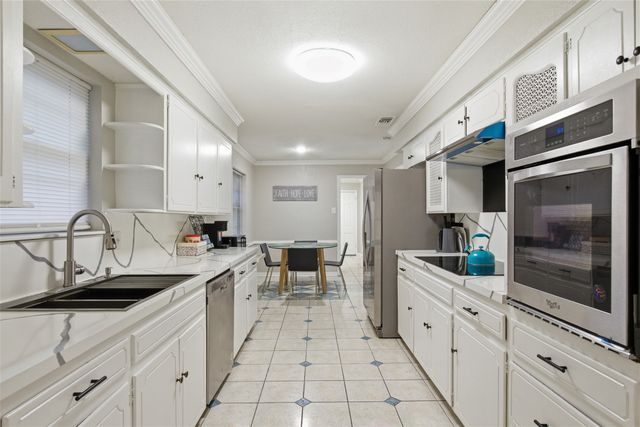 3165 Darvany Drive, Dallas, TX 75220