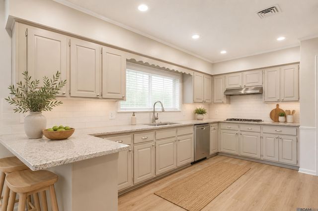 9255 Arnold Rd, Denham Springs, LA 70726