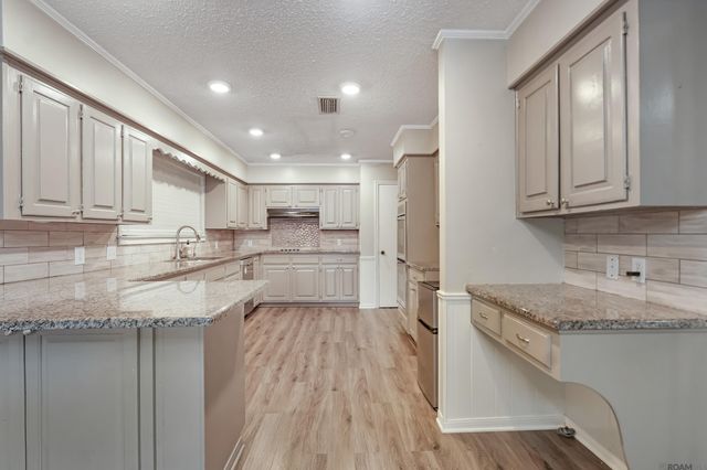 9255 Arnold Rd, Denham Springs, LA 70726
