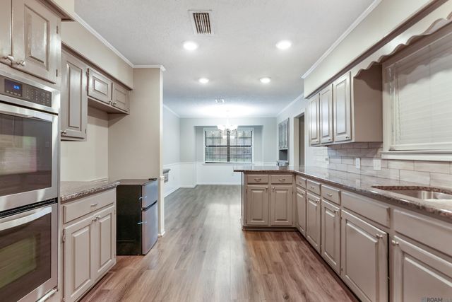 9255 Arnold Rd, Denham Springs, LA 70726