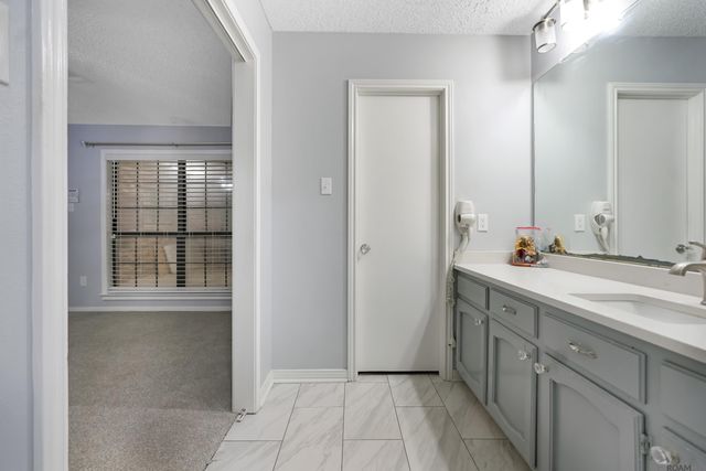 9255 Arnold Rd, Denham Springs, LA 70726