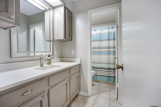 9255 Arnold Rd, Denham Springs, LA 70726