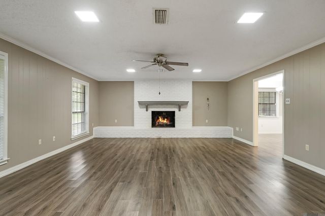 9255 Arnold Rd, Denham Springs, LA 70726