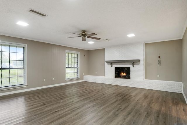 9255 Arnold Rd, Denham Springs, LA 70726