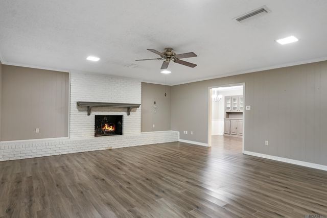 9255 Arnold Rd, Denham Springs, LA 70726