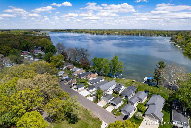 8929 Waruf Avenue, Portage City, MI 49002