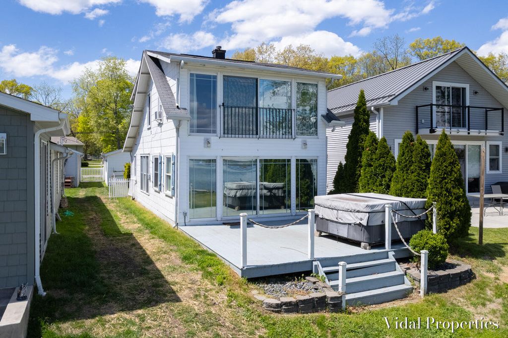 8929 Waruf Avenue, Portage City, MI 49002