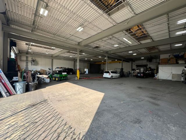 4451 W Kinzie Street, Chicago, IL 60624