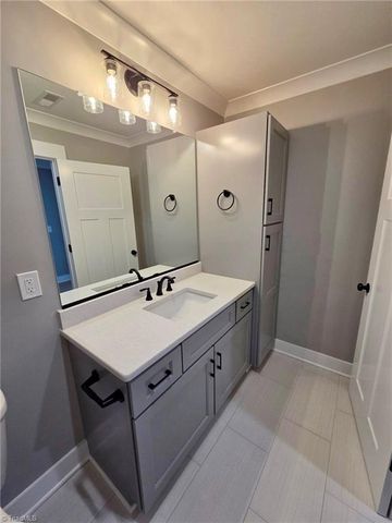 5021 Ashwood Forest Trail, Clemmons, NC 27012