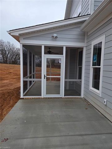 5021 Ashwood Forest Trail, Clemmons, NC 27012