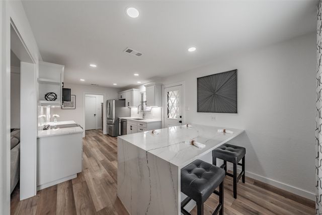 2528 Sunshine Court, Bedford, TX 76021