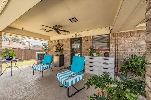 2528 Sunshine Court, Bedford, TX 76021