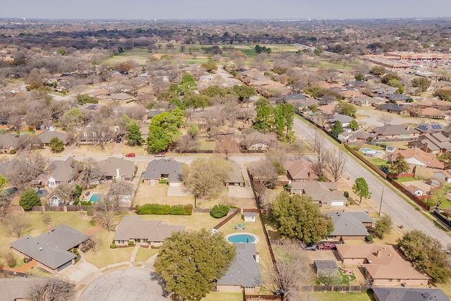 2528 Sunshine Court, Bedford, TX 76021