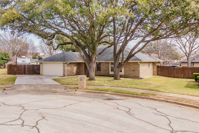 2528 Sunshine Court, Bedford, TX 76021