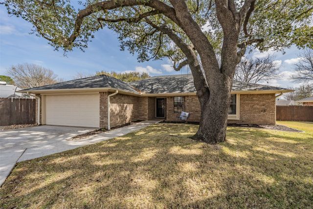 2528 Sunshine Court, Bedford, TX 76021