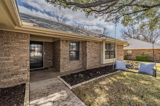 2528 Sunshine Court, Bedford, TX 76021