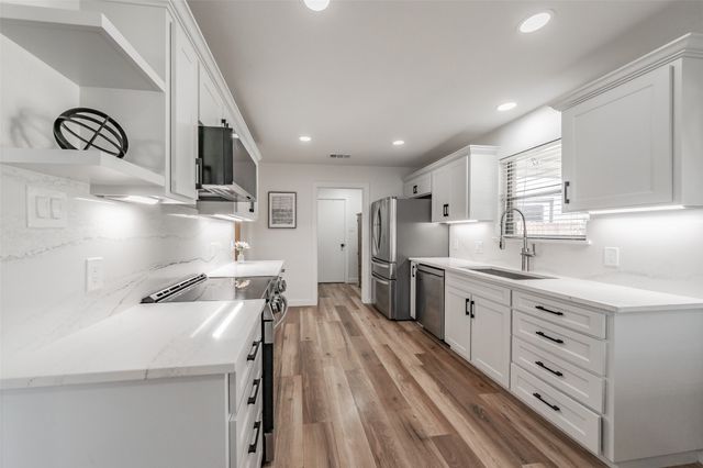 2528 Sunshine Court, Bedford, TX 76021