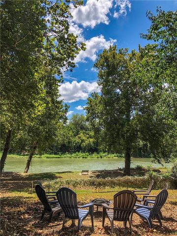 329 Riverwood DR, Bastrop, TX 78602