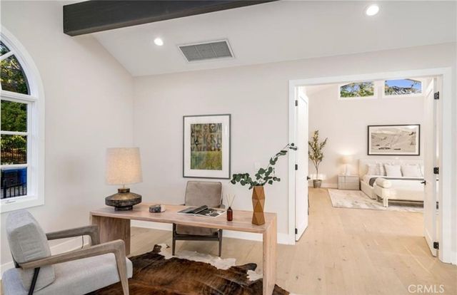23555 Summit Dr, Calabasas, CA 91302