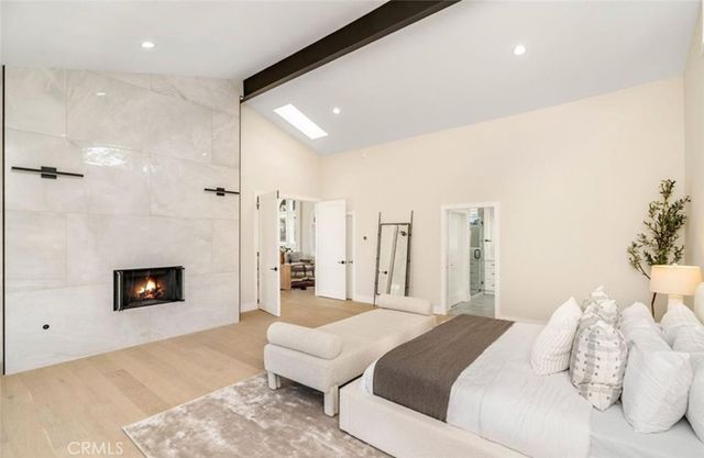 23555 Summit Dr, Calabasas, CA 91302