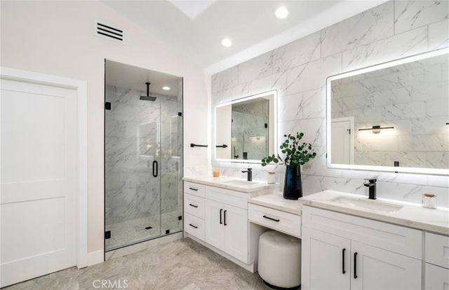 23555 Summit Dr, Calabasas, CA 91302