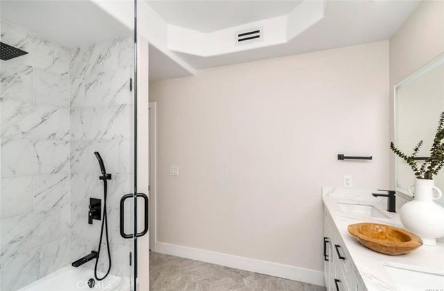 23555 Summit Dr, Calabasas, CA 91302