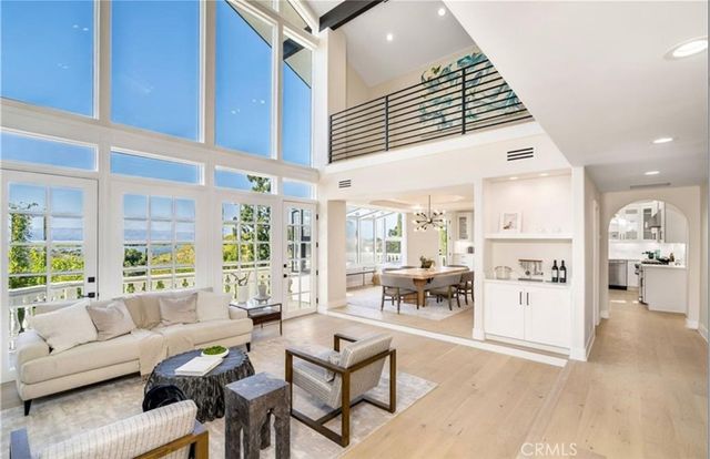 23555 Summit Dr, Calabasas, CA 91302