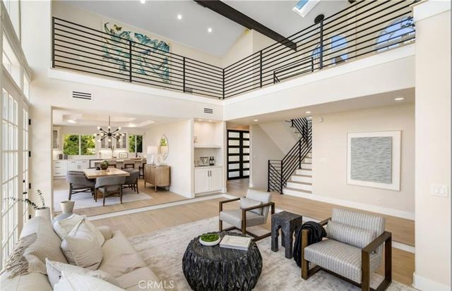 23555 Summit Dr, Calabasas, CA 91302