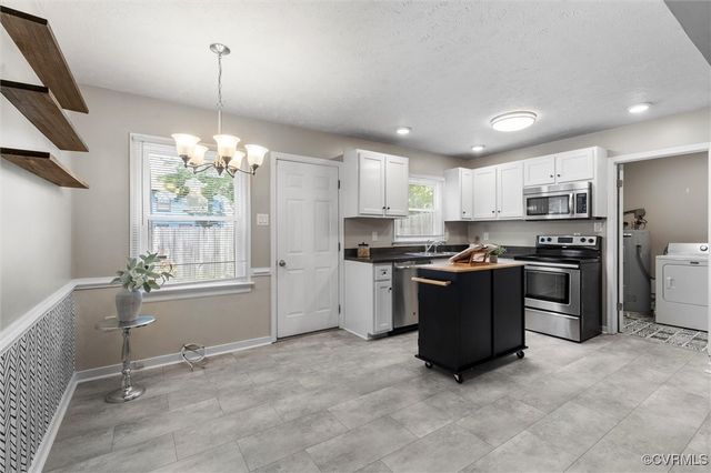 410 Airycrest Dr, Highland Springs, VA 23075