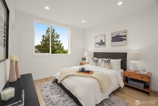 1227 B N 48th Street, Seattle, WA 98103