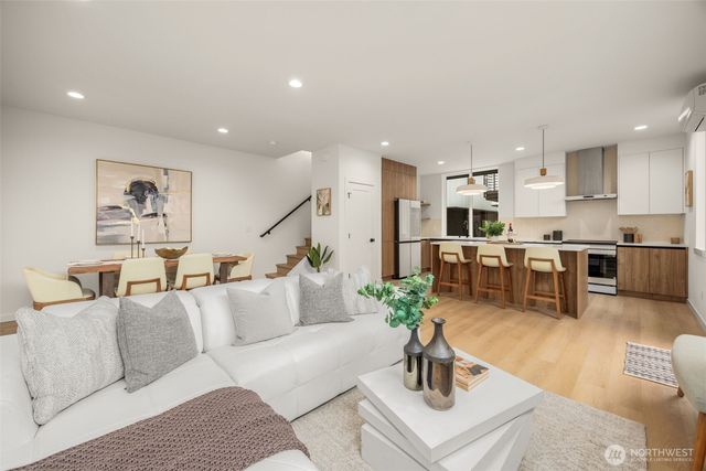 1227 B N 48th Street, Seattle, WA 98103