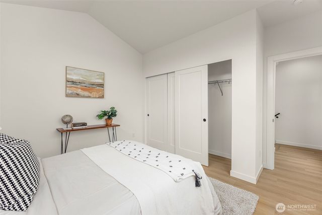 1227 B N 48th Street, Seattle, WA 98103