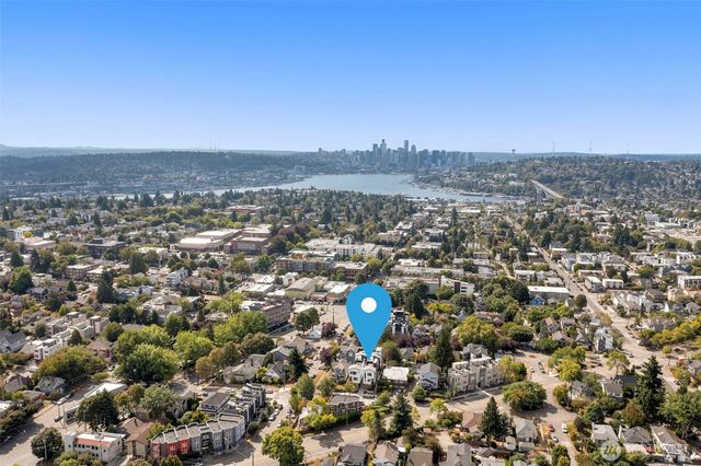 1227 B N 48th Street, Seattle, WA 98103