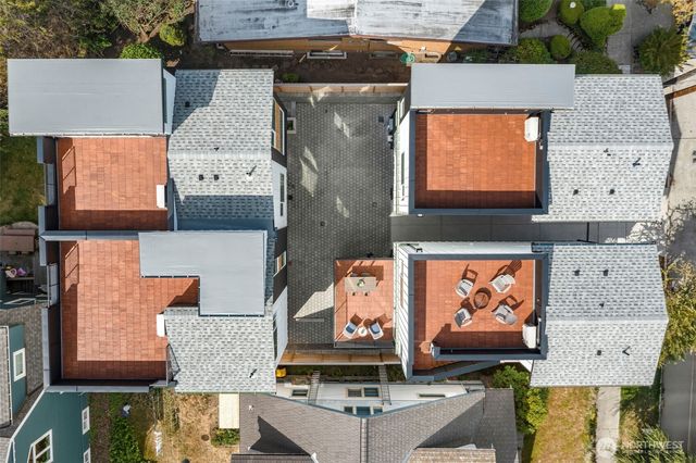 1227 B N 48th Street, Seattle, WA 98103