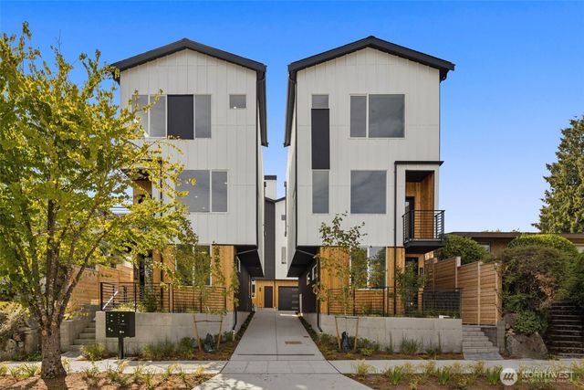 1227 B N 48th Street, Seattle, WA 98103